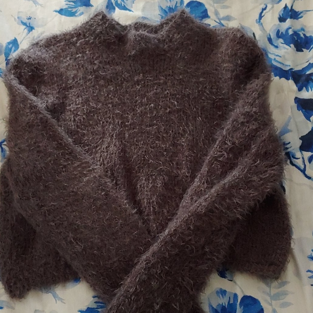 Fuzzy cropped turtle neck sweater